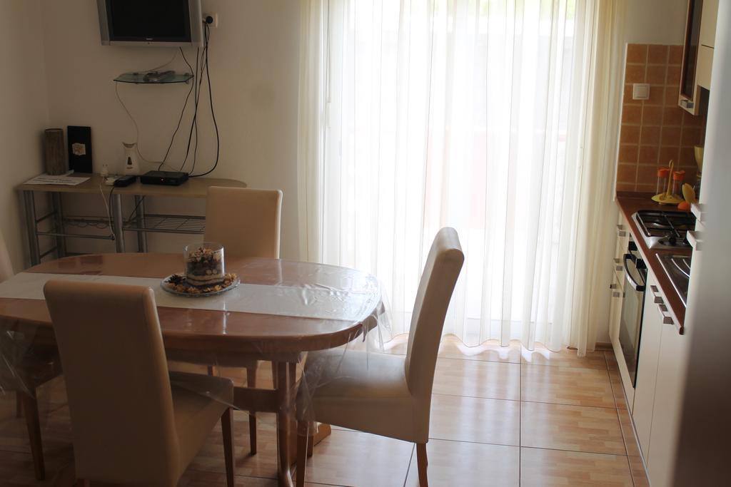 Apartments Roko Kolinda Bibinje Kültér fotó