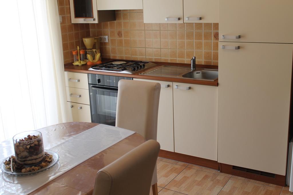 Apartments Roko Kolinda Bibinje Kültér fotó